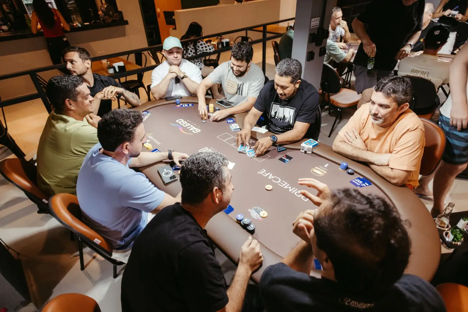 Live poker community interaction